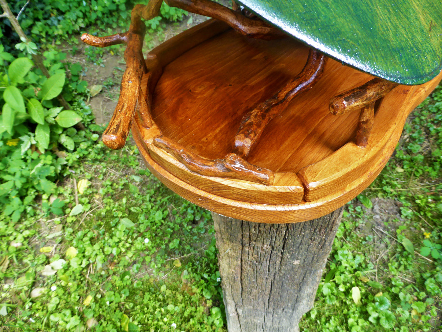 Vogelfutterhaus mit grünem Dach Handarbeit