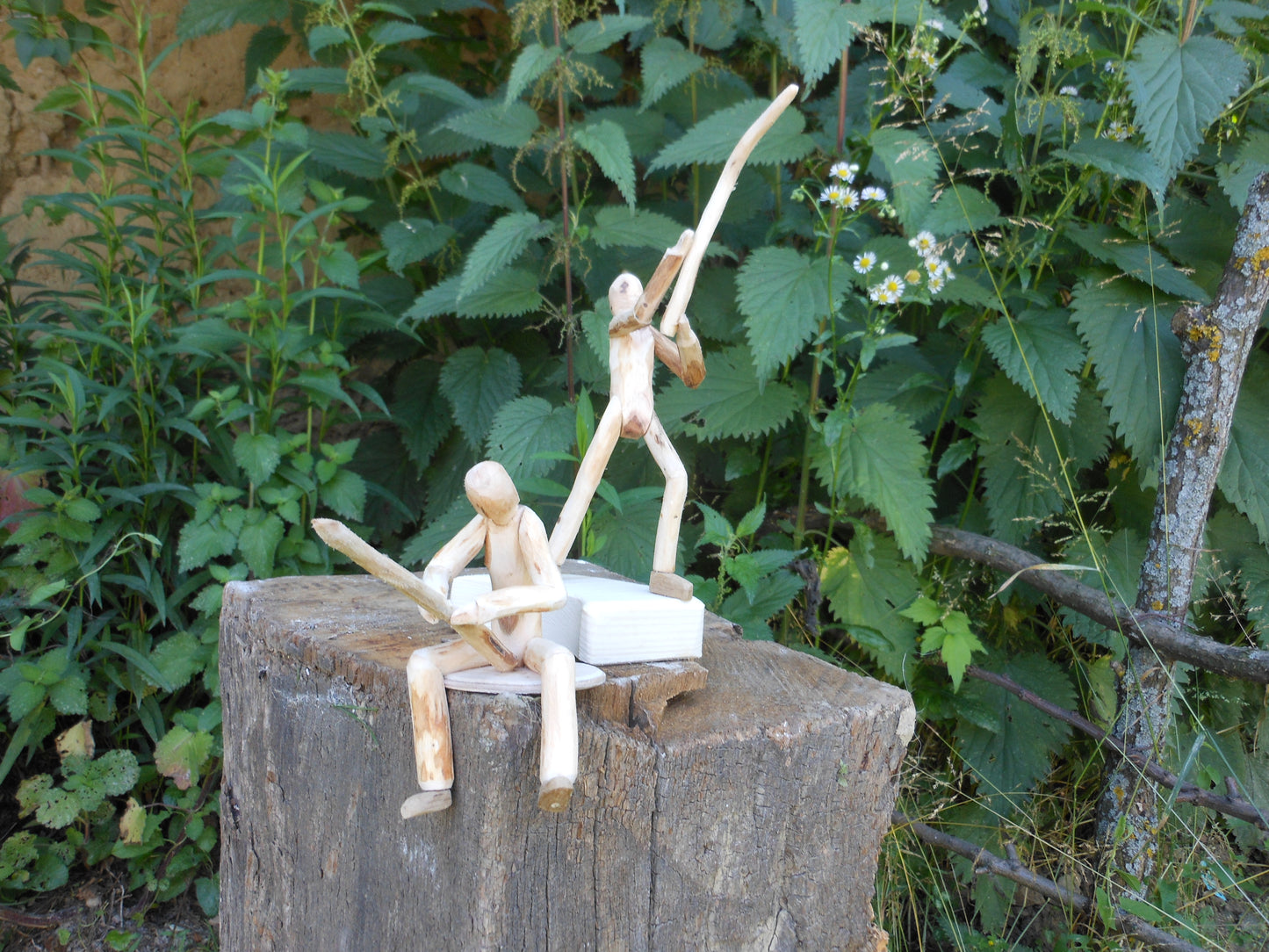 Holzfigur -Angler Skulptur Angelsport Geschenk Hobbyangler Handarbeit  stehend oder sitzend