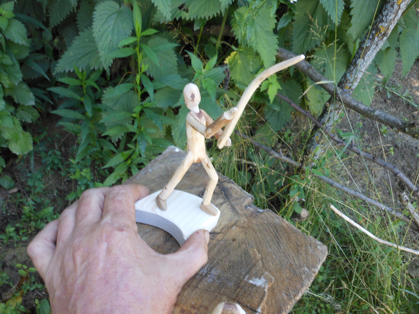 Holzfigur -Angler Skulptur Angelsport Geschenk Hobbyangler Handarbeit  stehend oder sitzend