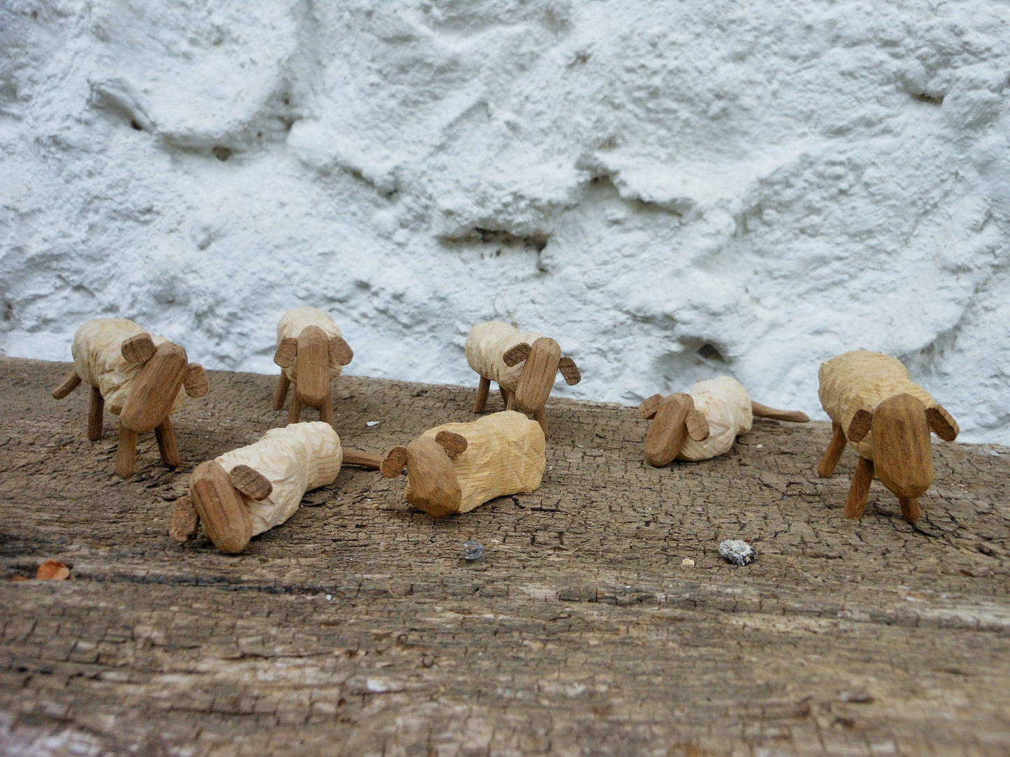 Schafe - Handarbeit  Schafe aus verschiedenen alten Hölzern   2 sheep handmade sheep from different old woods