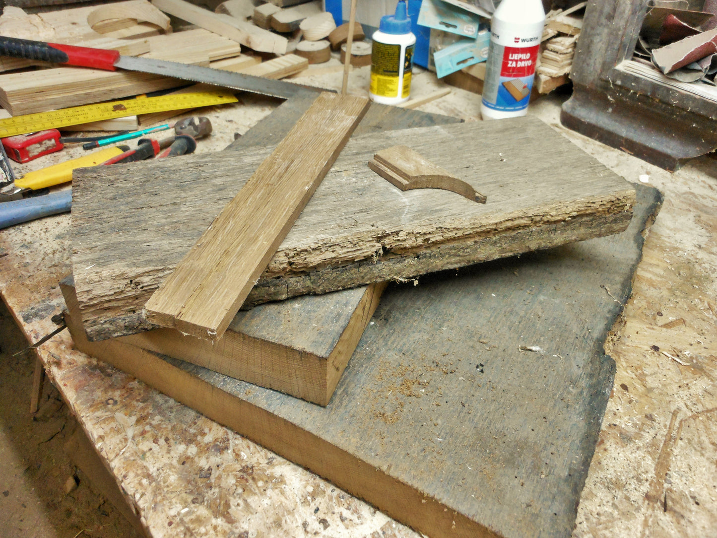 Schreibtischablagen unbehandelt aus uraltem Eichenholz und Nadelholz Desk shelves untreated made of ancient oak wood and coniferous wood