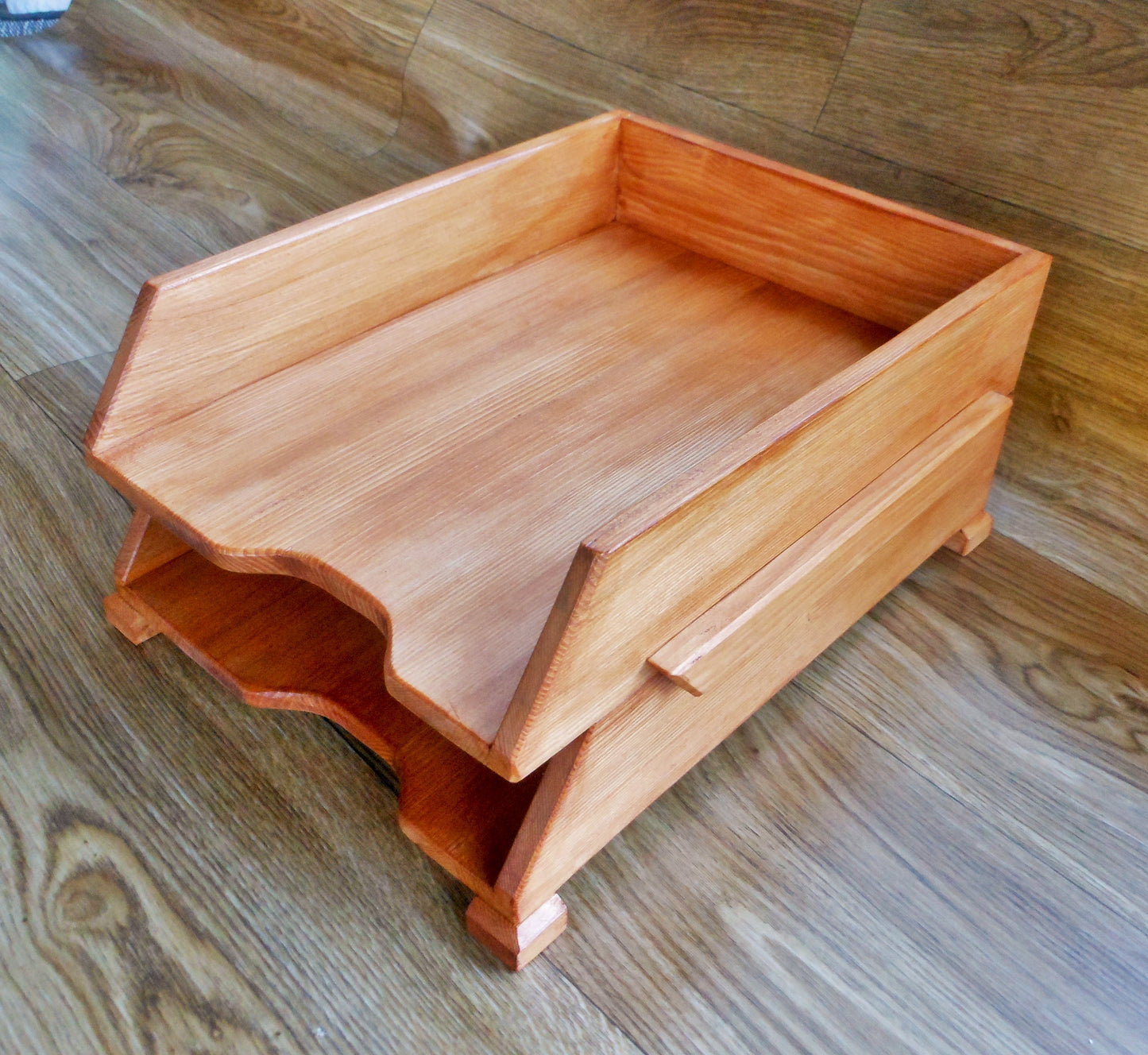 Schreibtischablagen mit Siftablage für A4-Format aus altem Nadelholz  Desk shelves with pen tray for A4 format from old coniferous wood