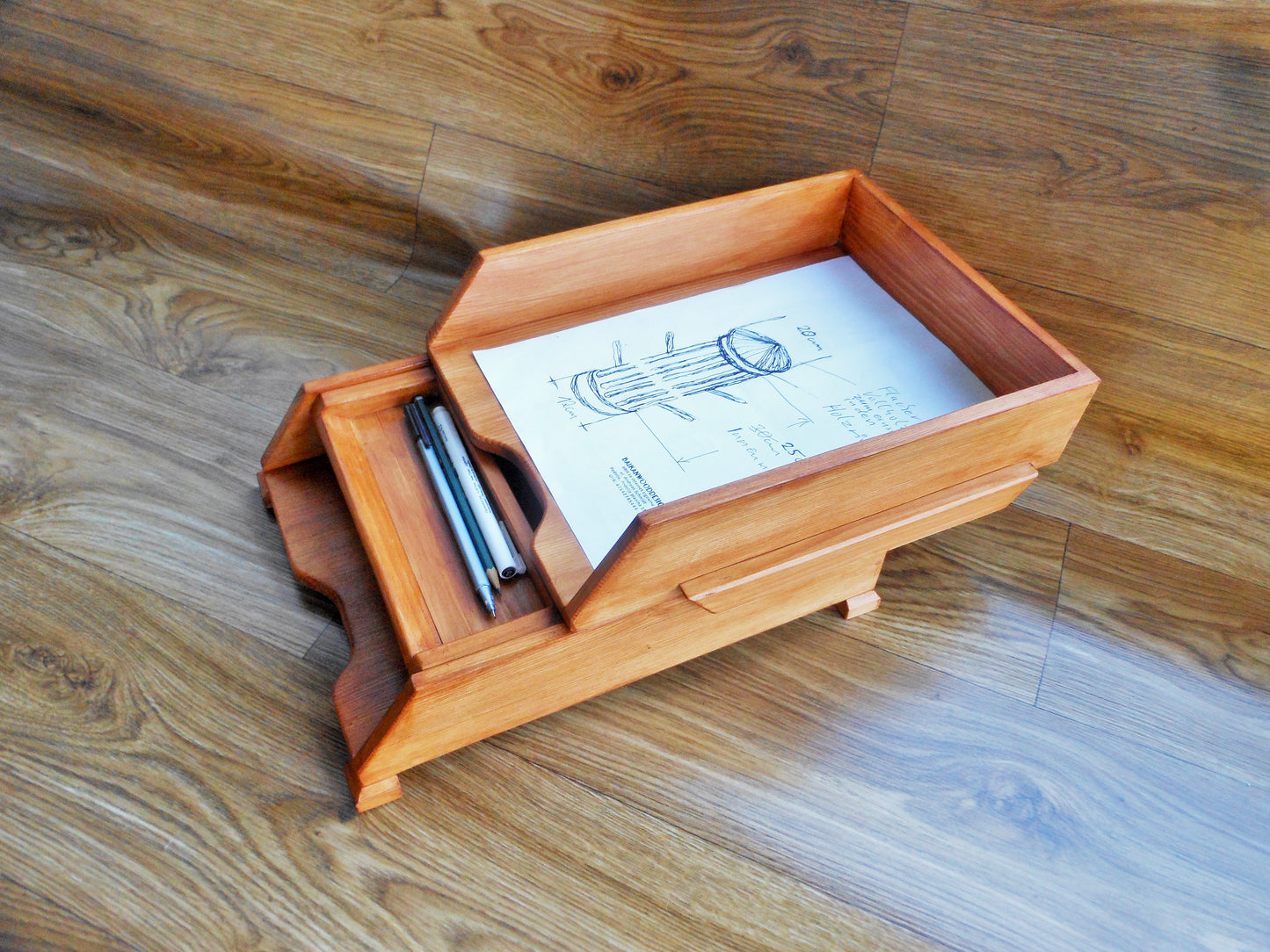 Schreibtischablagen mit Siftablage für A4-Format aus altem Nadelholz  Desk shelves with pen tray for A4 format from old coniferous wood