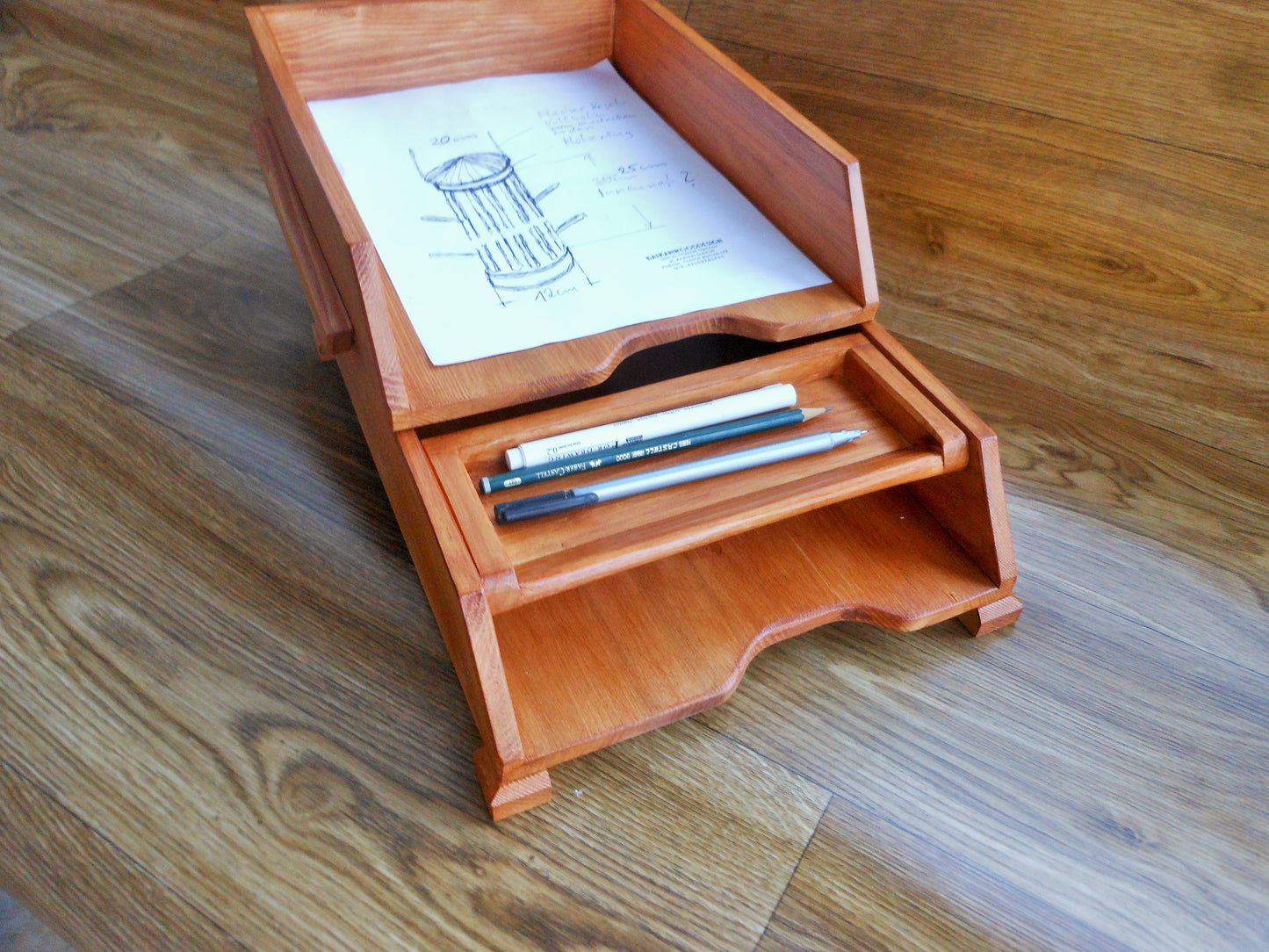 Schreibtischablagen mit Siftablage für A4-Format aus altem Nadelholz  Desk shelves with pen tray for A4 format from old coniferous wood