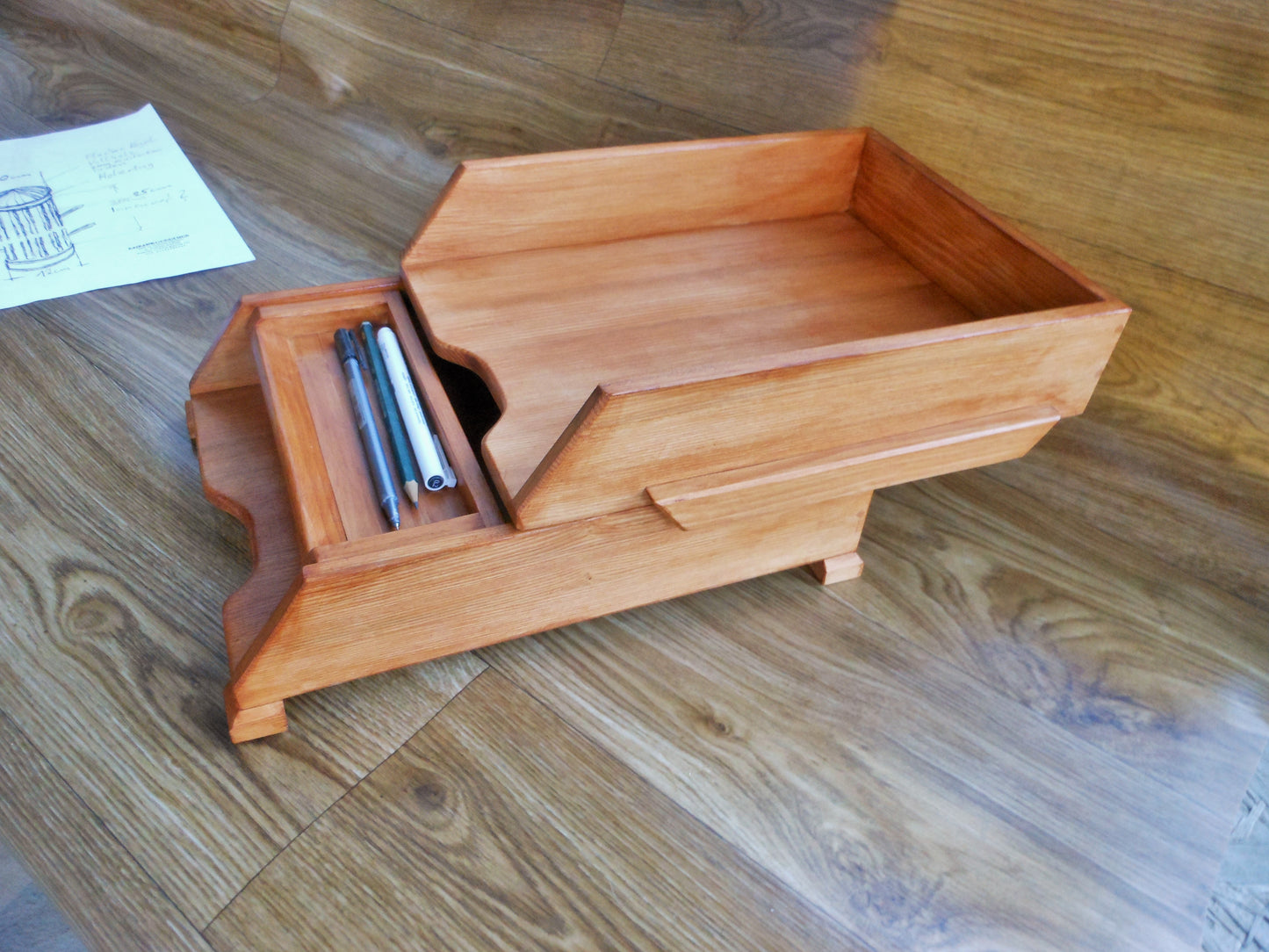 Schreibtischablagen mit Siftablage für A4-Format aus altem Nadelholz  Desk shelves with pen tray for A4 format from old coniferous wood