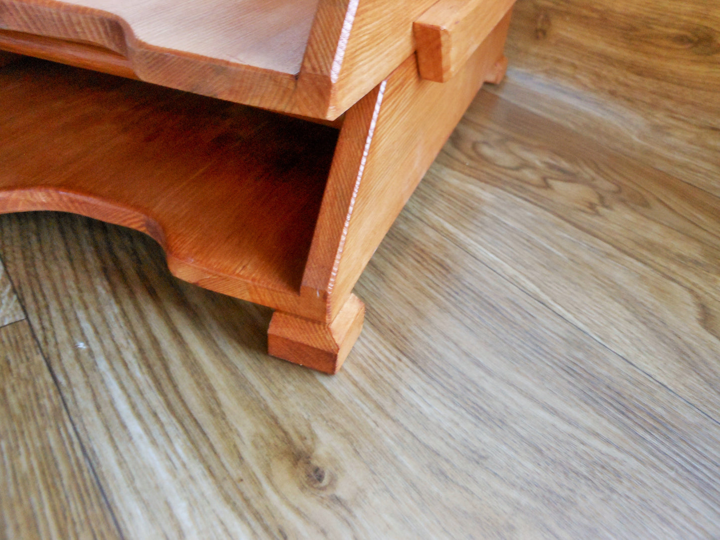 Schreibtischablagen mit Siftablage für A4-Format aus altem Nadelholz  Desk shelves with pen tray for A4 format from old coniferous wood