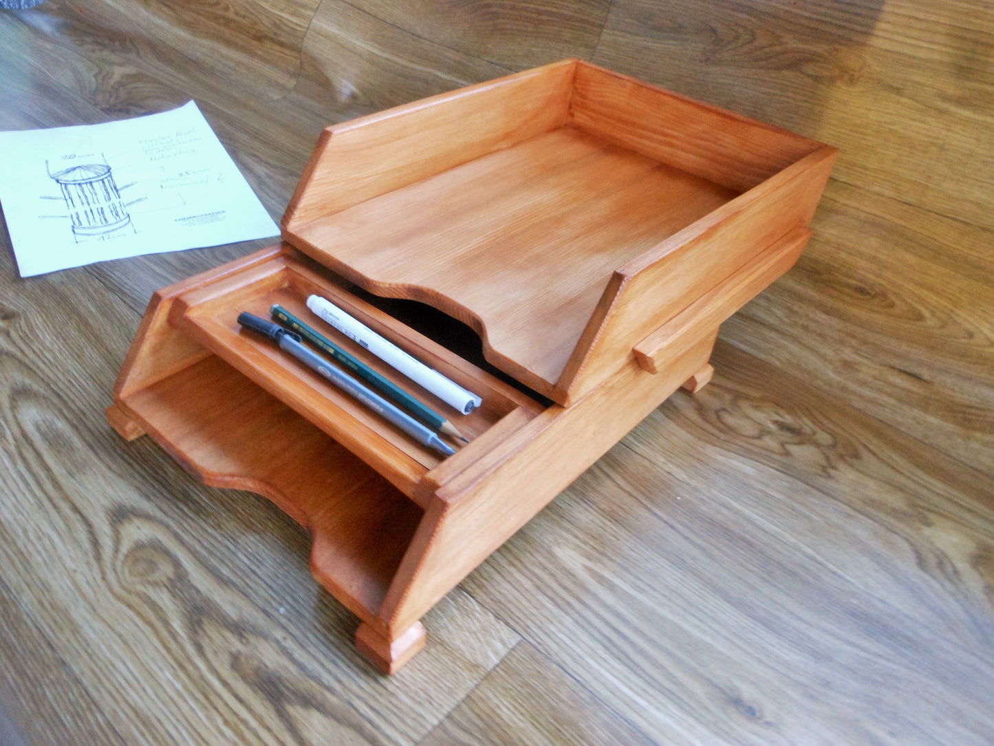 Schreibtischablagen mit Siftablage für A4-Format aus altem Nadelholz  Desk shelves with pen tray for A4 format from old coniferous wood