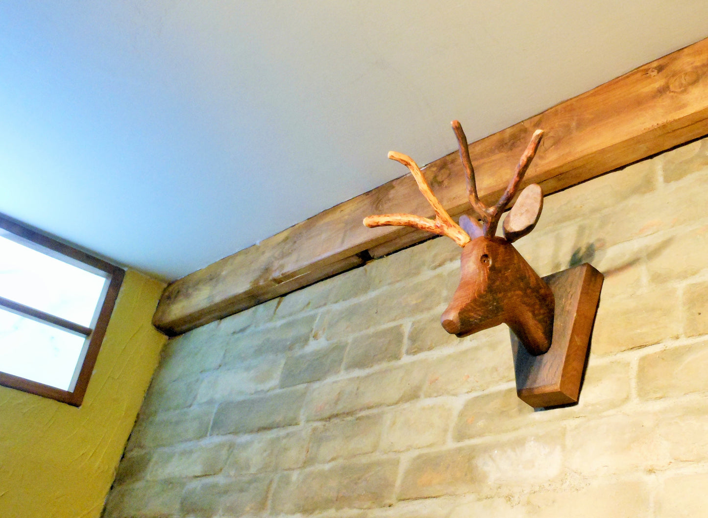 Kleiderhaken Schmuckaufhänger Vegane Jagdtophäe Hirsch Holzskulptur Handarbeit Upcycling