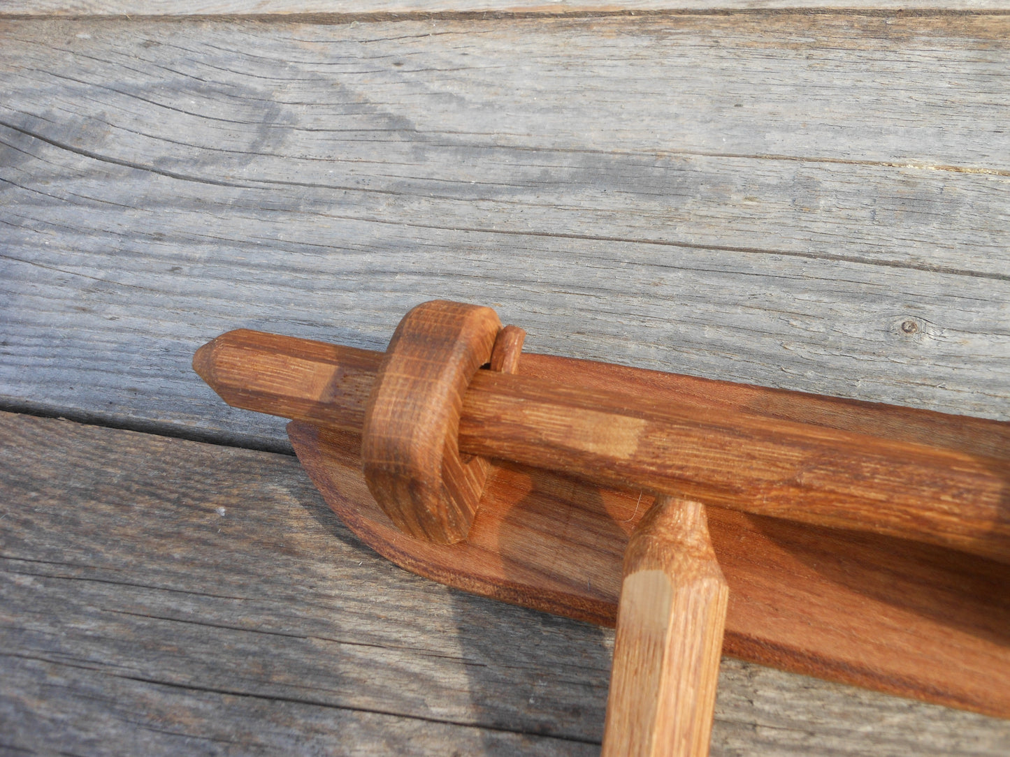 Türriegel aus altem Eichen-Holz Door latch made of old oak wood