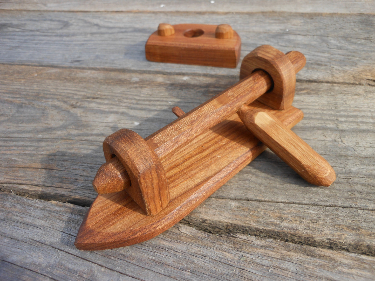 Türriegel aus altem Eichen-Holz Door latch made of old oak wood